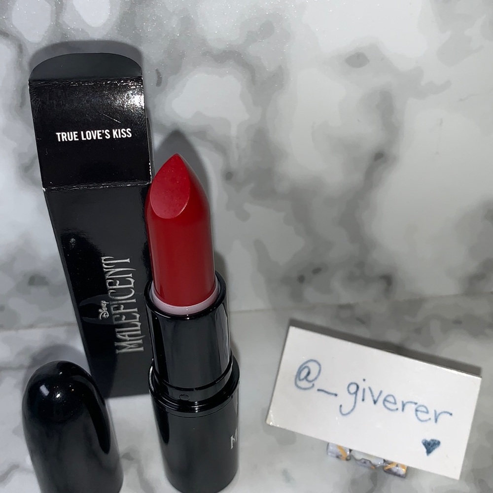 NIB MALEFICENT TRUE LOVE’S KISS Amplified Lipstick MAC